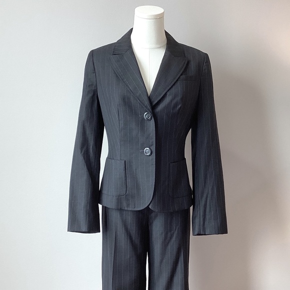 Ann Taylor LOFT 2pc Petite Wool Charcoal Grey Pinstripe Pantsuit - 6P - Picture 1 of 8